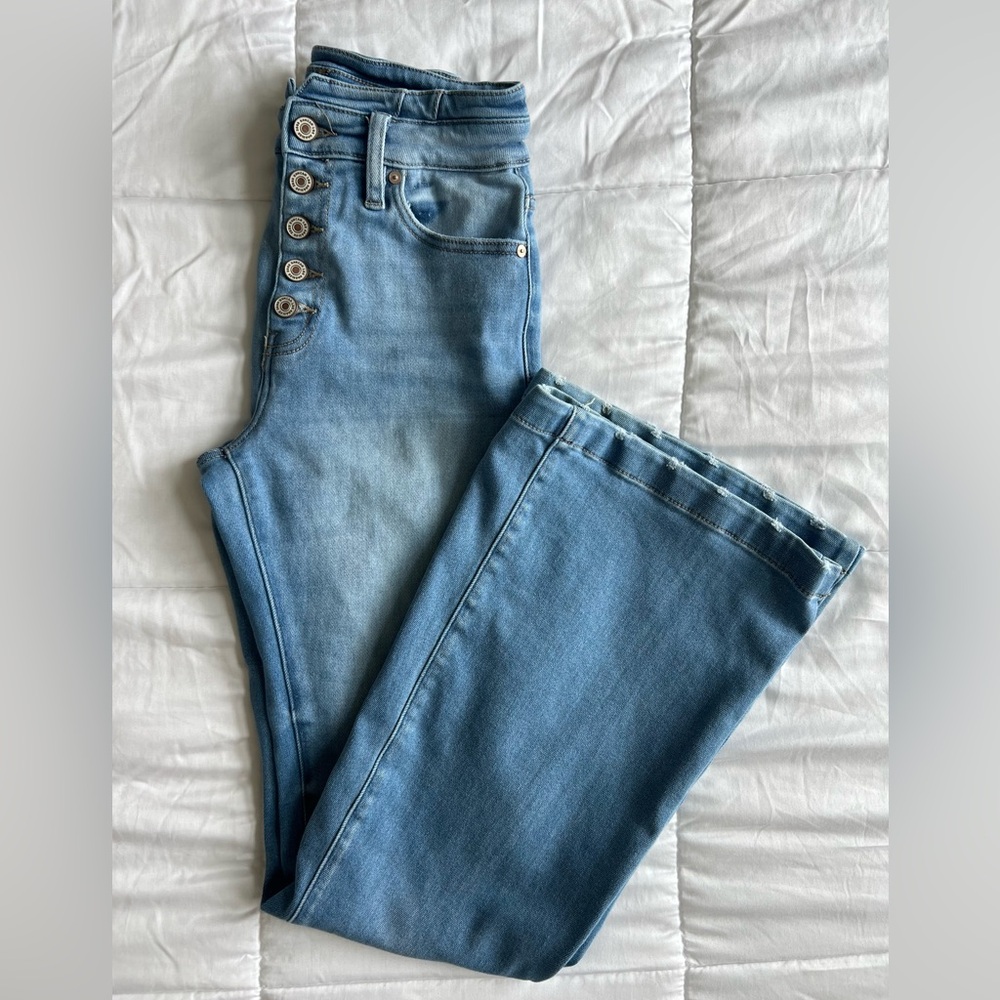 KanCan Gabriella High Rise Curvy Button Fly Flare Jeans Size 25 Light Wash - Picture 2 of 16